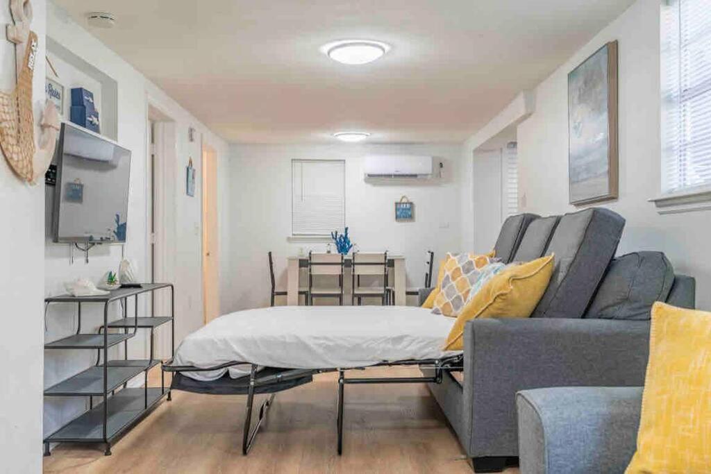 Lovely 2 Bedrooms, Steps Away From The Beach. Bradenton Beach Exterior foto